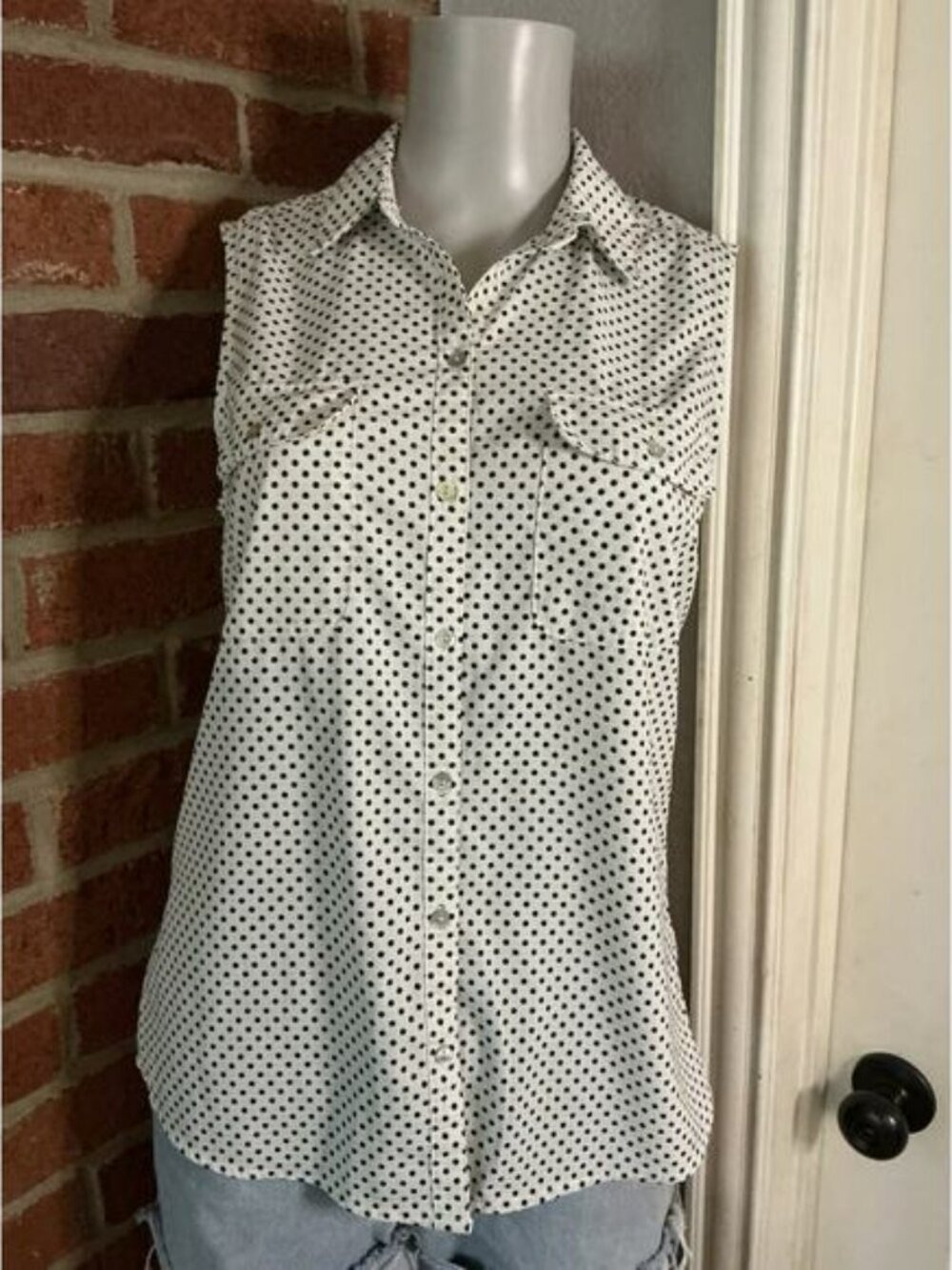 Lee Polka Dot Sleeveless Button Down Blouse Black White Classic Top S Capsule